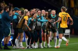 lol高校认证-法国女足队大胜对手，晋级四强