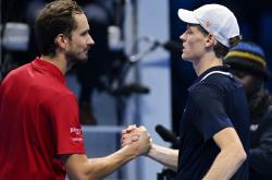 lol转区-日本网球队鏖战美国网球队，梅德韦杰夫制霸全场的简单介绍