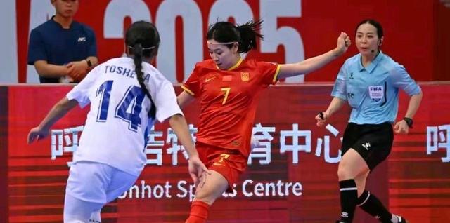 中国女足在亚洲杯半决赛上展现实力但泰国队更胜一筹的简单介绍