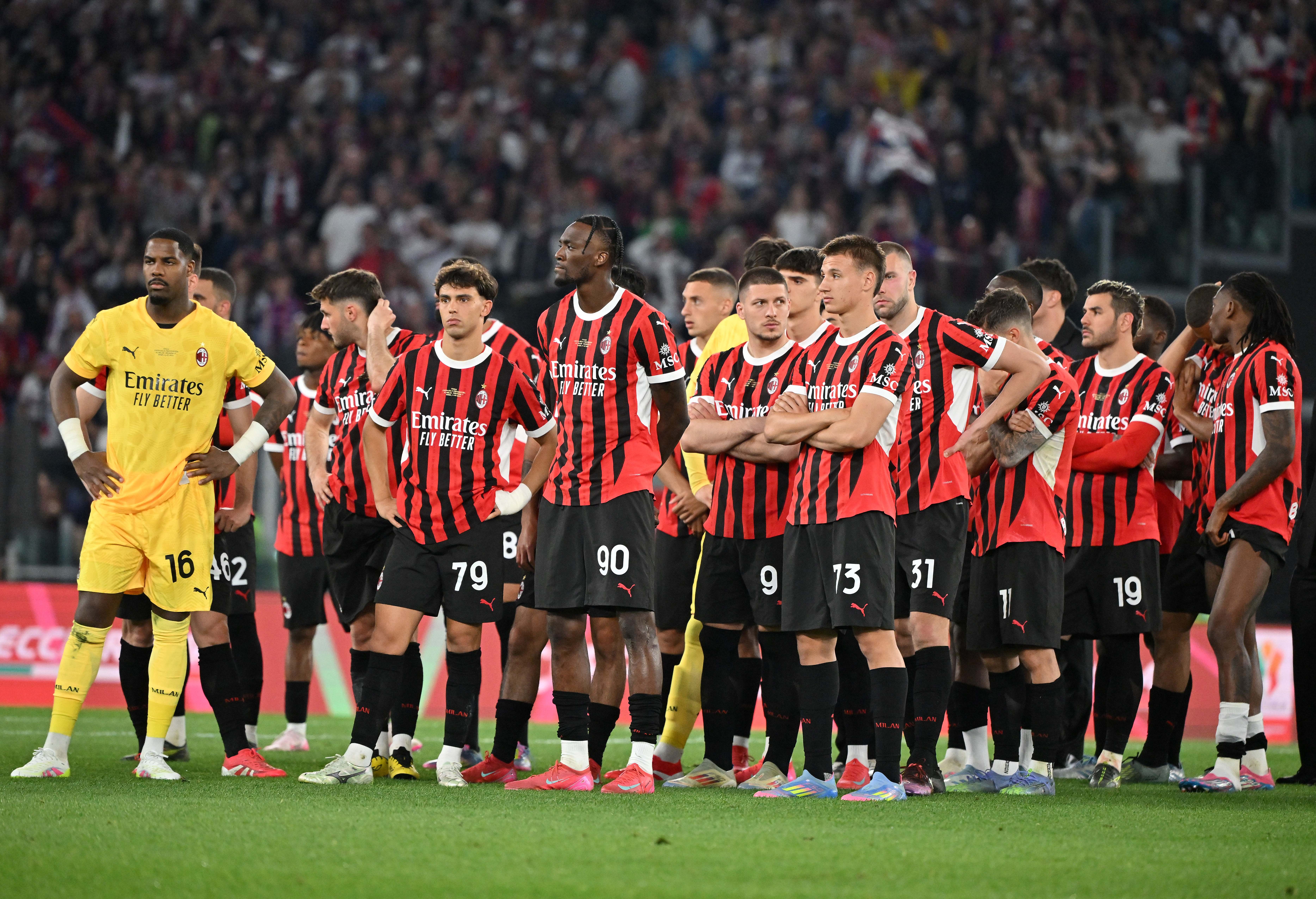 意大利足球赛场上发生惊人的战况的简单介绍