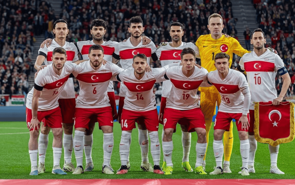 西班牙国家队成为欧洲杯黑马，突袭晋级赛场