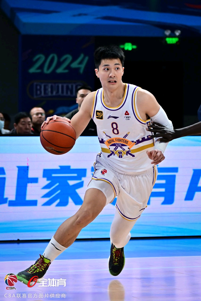 关于北控男篮再战广东，雄心壮志拼搏争一线的信息