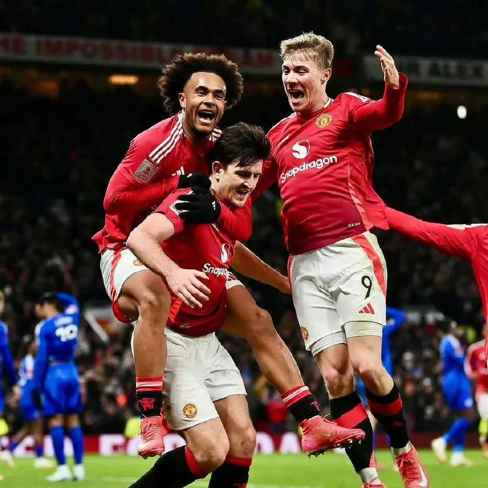 曼联主场完胜富勒姆，继续保持不败的简单介绍