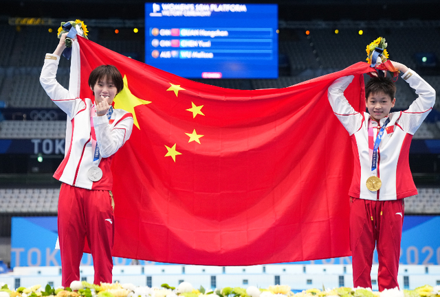 俄罗斯跳水队表现抢眼，统治领奖台