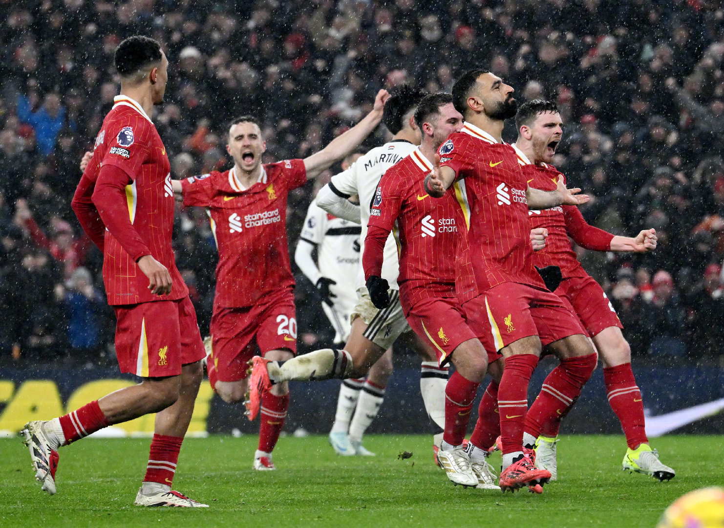 曼联客场兵败西汉姆联,英超冠军梦想渐行渐远 曼联客场兵败西汉姆联,英超冠军梦想渐行渐远