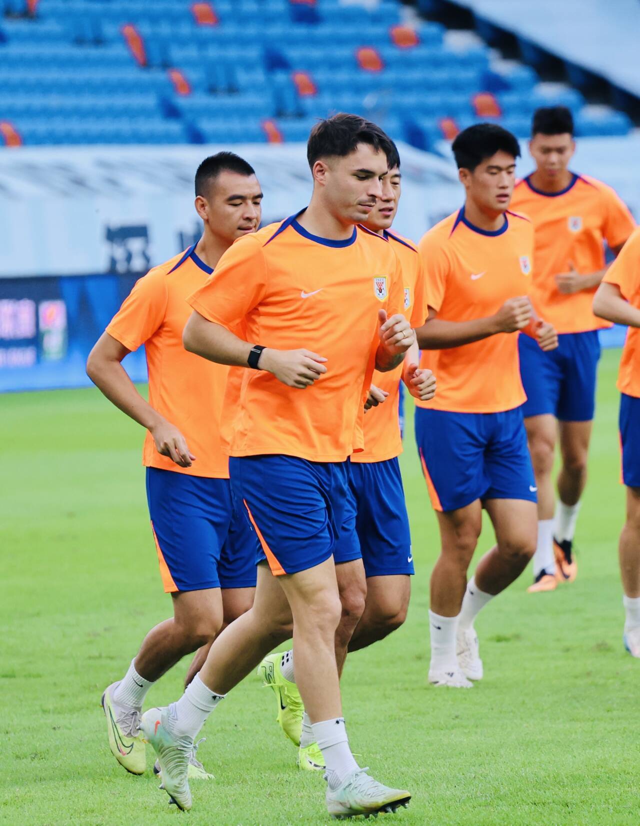 关于球队主力中场因伤将缺席下一场比赛的信息 关于球队主力中场因伤将缺席下一场比赛的信息