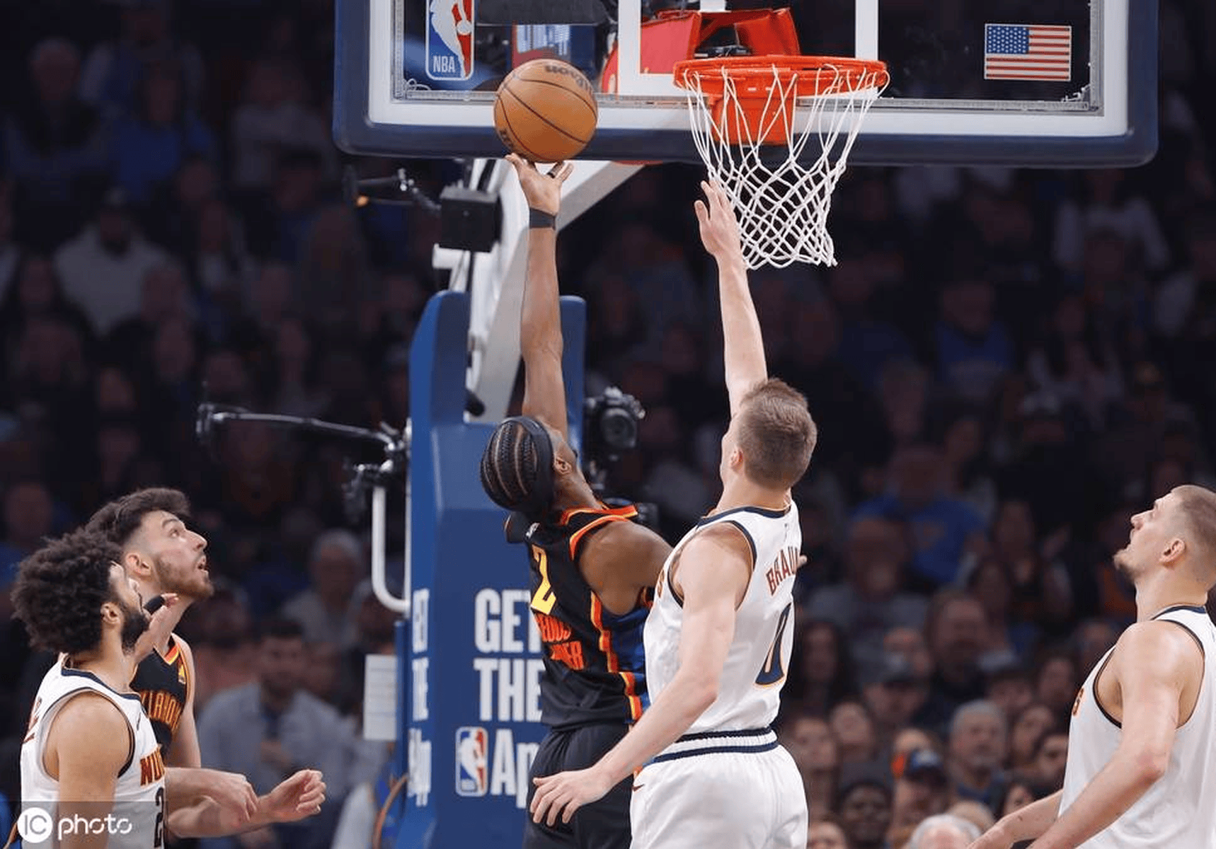 勇士横扫掘金,麦科勒姆带队取胜 勇士横扫掘金,麦科勒姆带队取胜